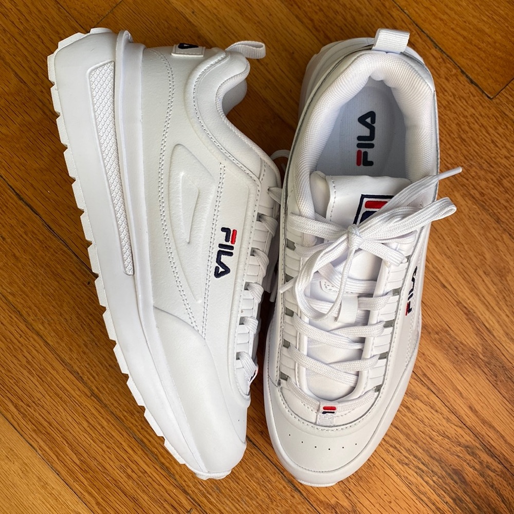 Women’s Fila Tennis Shoes! 🔆